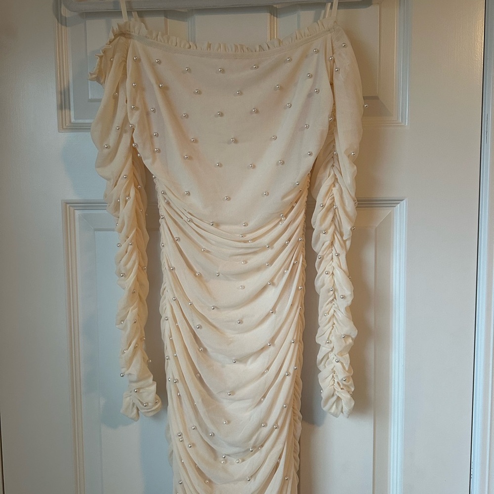 Cream Off-the-Shoulder Ruched Bodycon Dress